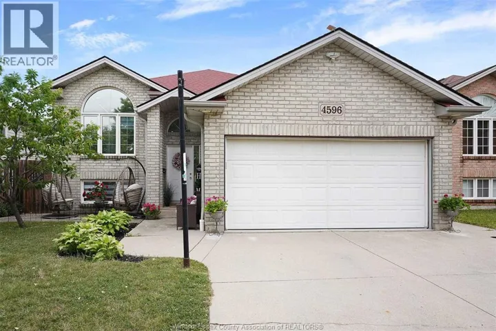 4596 FONTANA AVENUE, Windsor, Ontario N9G3C8