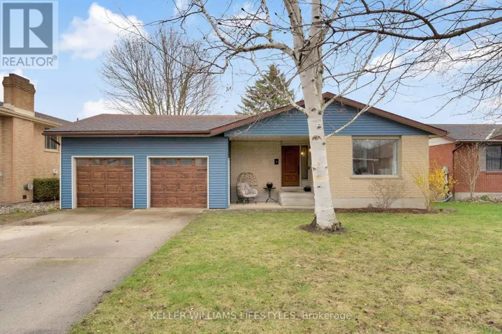 7 LOCKE HEIGHTS, Strathroy-Caradoc (NE), Ontario N7G3X1