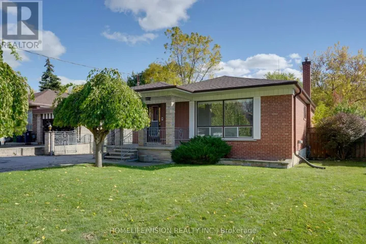 239 EPSOM DOWNS DRIVE, Toronto (Downsview-Roding-CFB), Ontario M3M1T3