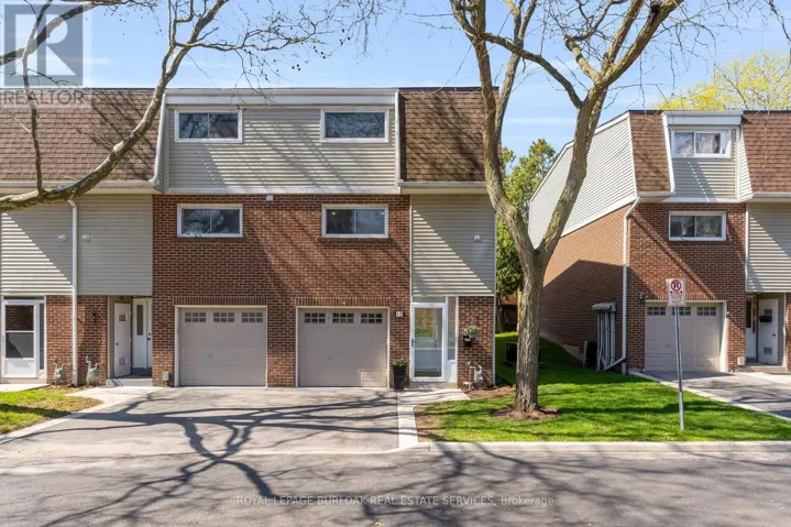 15 - 960 WARWICK COURT, Burlington (LaSalle), Ontario L7T4C5