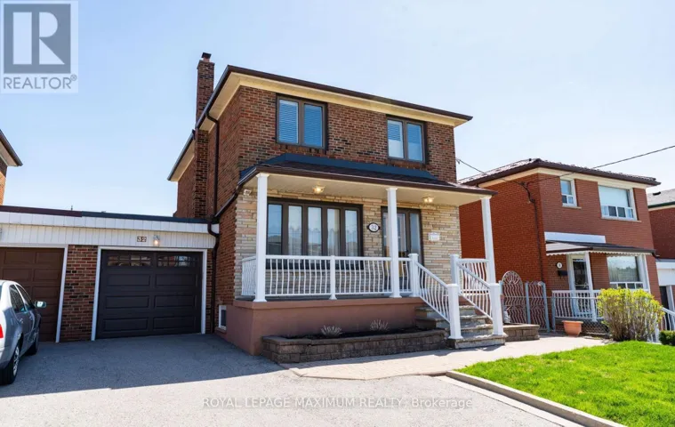 32 IANHALL ROAD, Toronto (Downsview-Roding-CFB), Ontario M3M2B1