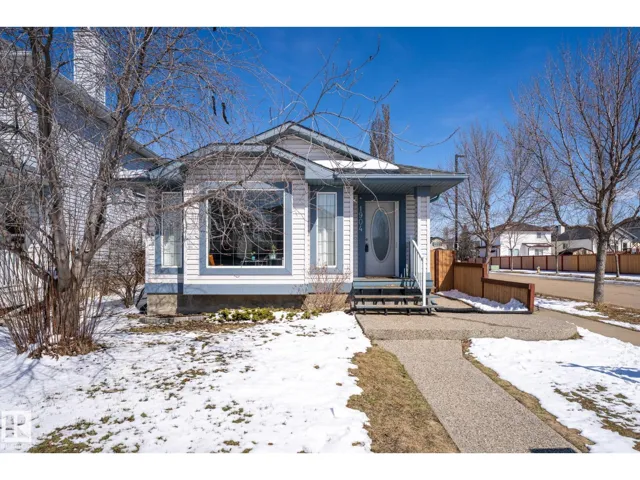 1904 36 AV NW, Edmonton, Alberta T6T1S9