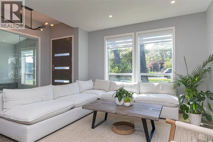 909 Bank St, Victoria, British Columbia V8S4B1