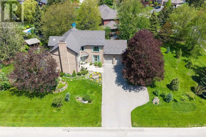 16 OAK RIDGE DRIVE, Halton Hills (Glen Williams), Ontario L7G5G6