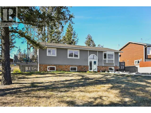 208 7TH Avenue, Invermere, British Columbia V0A1K4