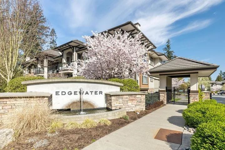 304 15155 36 AVENUE, Surrey, British Columbia V3Z4R3