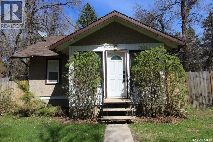 780 1st STREET E, Shaunavon, Saskatchewan S0N2M0