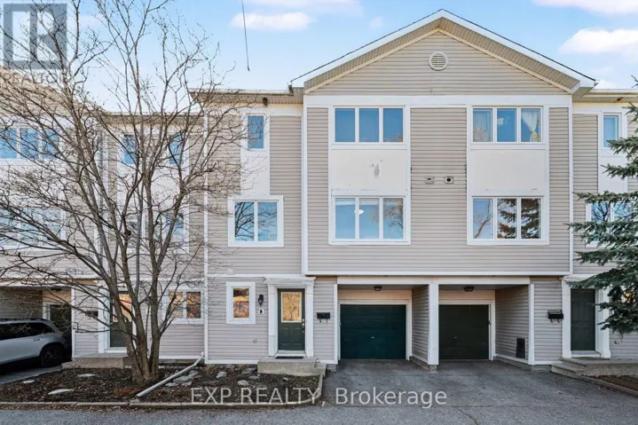 8 BARNABY PRIVATE, Ottawa, Ontario K1K4S4