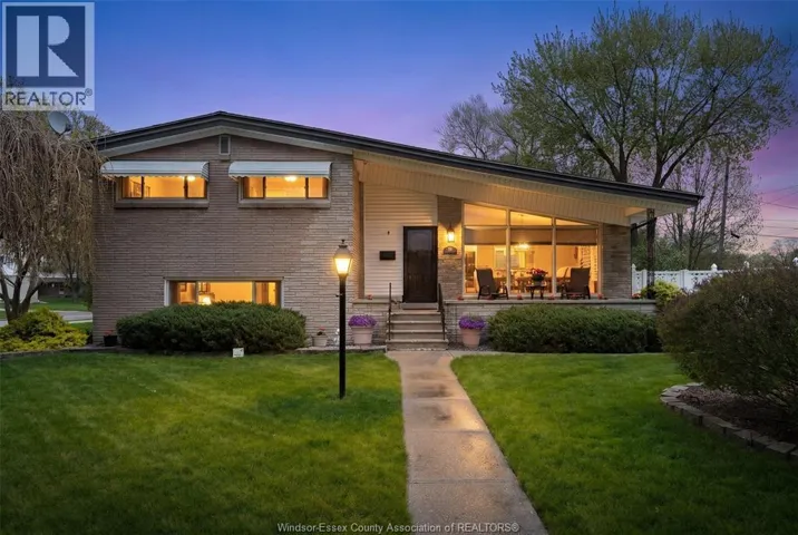 452 CARLING CRESCENT, Windsor, Ontario N8S3Y1