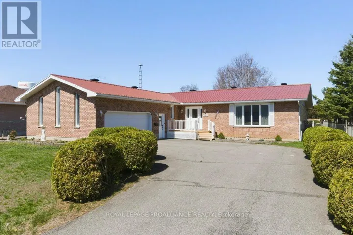 5320 MAPLE STREET, Edwardsburgh/Cardinal, Ontario K0E1E0