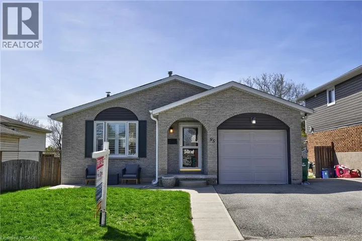 95 BARNICKE Drive, Cambridge, Ontario N3C3M2
