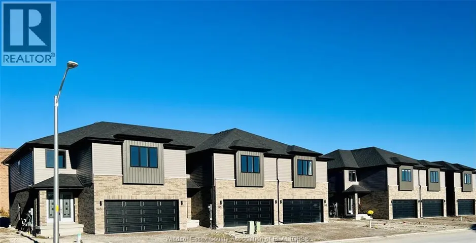 8 BETTY COURT, Chatham, Ontario N7M0T9