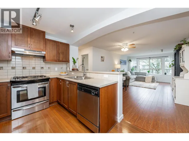 201 2951 SILVER SPRINGS BOULEVARD, Coquitlam, British Columbia V3E3S4