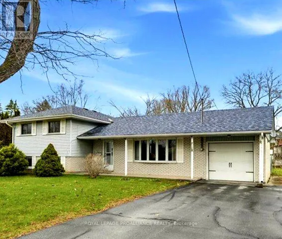 8 FENWOOD CRESCENT, Prince Edward County (Ameliasburgh), Ontario K8N4Z7