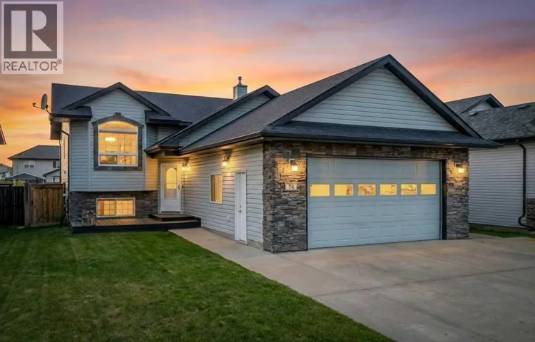 78 Lakeway Boulevard, Sylvan Lake, Alberta T4S2P5