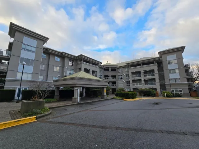 308 10533 UNIVERSITY DRIVE, Surrey, British Columbia V3T5T7