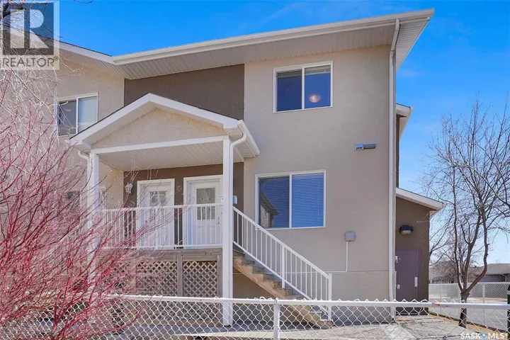 8 3225 Woodhams DRIVE E, Regina, Saskatchewan S4V3A2