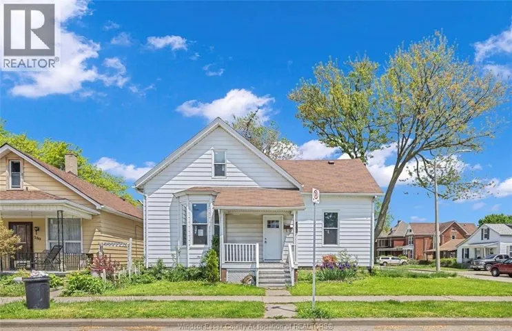 294 LOUIS AVENUE, Windsor, Ontario N9A1W2