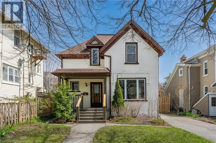 11 HEINS Avenue, Kitchener, Ontario N2G1Z7