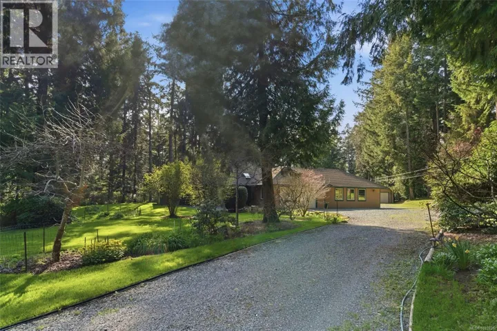 3215 Graham Rd, Ladysmith, British Columbia V9G1C9