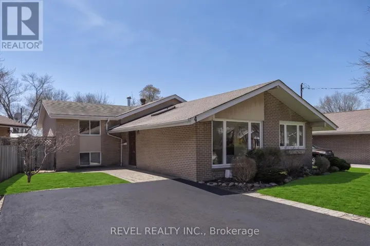 4 OAKLEY BOULEVARD, Toronto (Bendale), Ontario M1P3P2