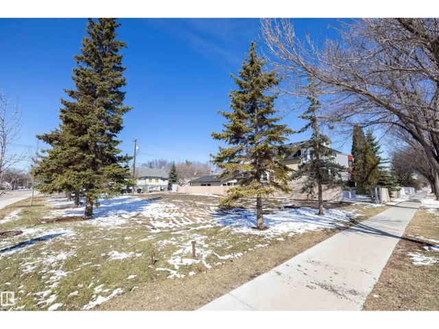 11906 76 ST NW, Edmonton, Alberta T5B2C7
