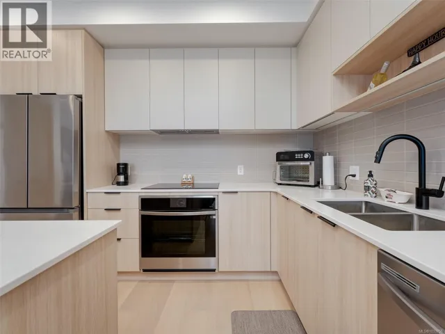 307 3564 A Ryder Hesjedal Way, Colwood, British Columbia V9C0V3