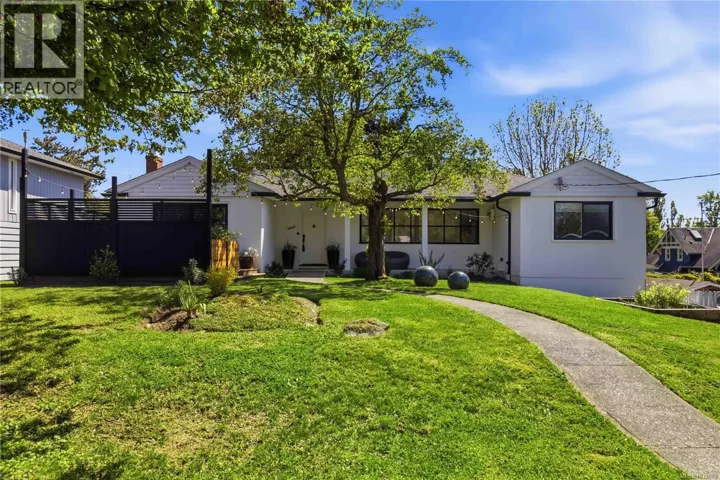 3039 Balfour Ave, Victoria, British Columbia V9A1R7