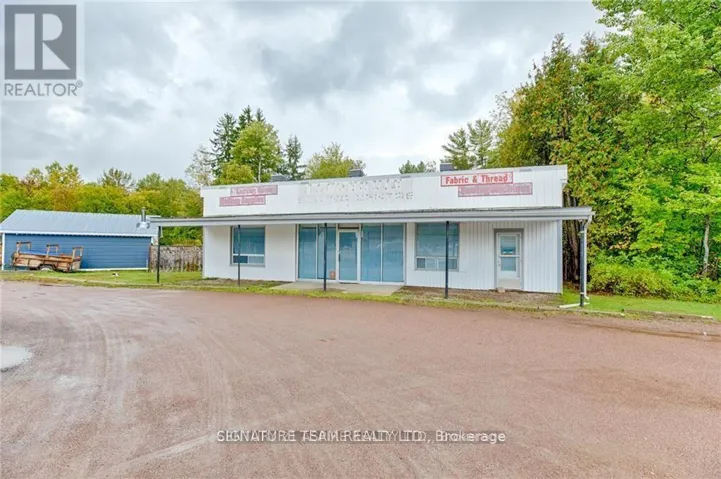 2096 PETAWAWA BOULEVARD, Petawawa, Ontario K8A7G9
