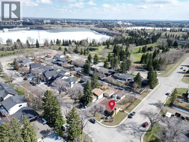 2043 57 Avenue SW, Calgary, Alberta T3E1N1