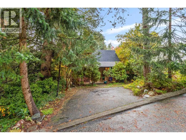 713 E ST. JAMES ROAD, North Vancouver, British Columbia V7K1G9