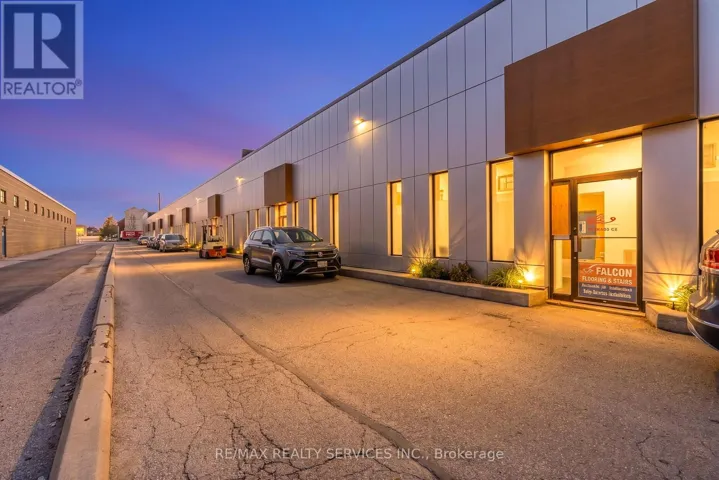 120 NORFINCH DRIVE, Toronto (Black Creek), Ontario M3N1X3