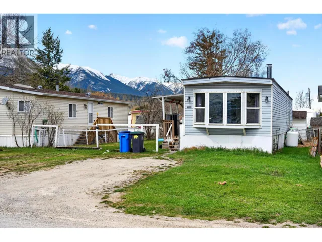 1055 King Crescent, Golden, British Columbia V0H1H0