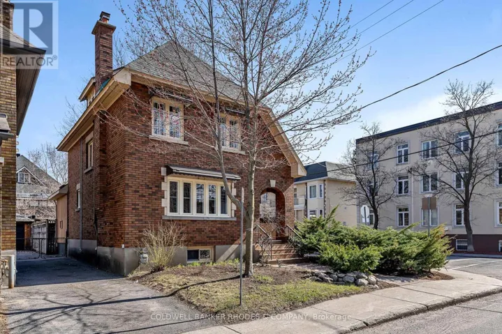592 BESSERER STREET, Ottawa, Ontario K1N6C9