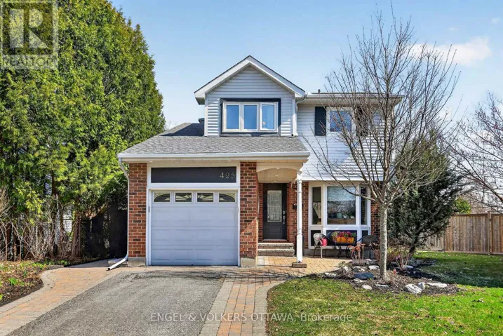 425 TANAGER BAY, Ottawa, Ontario K1E2Z7