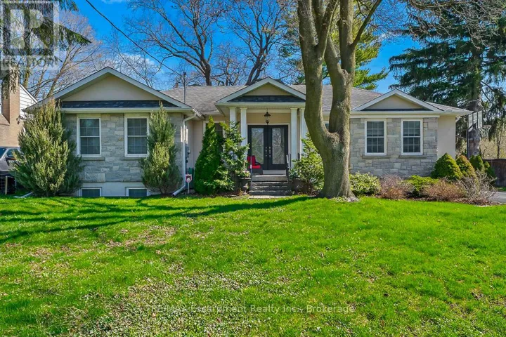 429 SMITH LANE, Oakville (WO West), Ontario L6L4X1