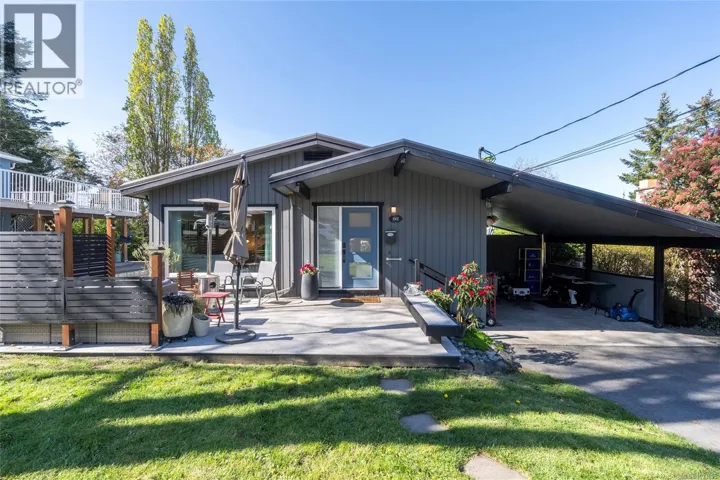 1002 Karen Cres, Saanich, British Columbia V8X3C6
