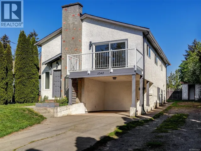 1040 Chesterfield Rd, Saanich, British Columbia V8Z2T8