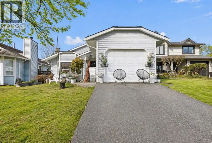 875 PORTEAU PLACE, North Vancouver, British Columbia V7H2P8