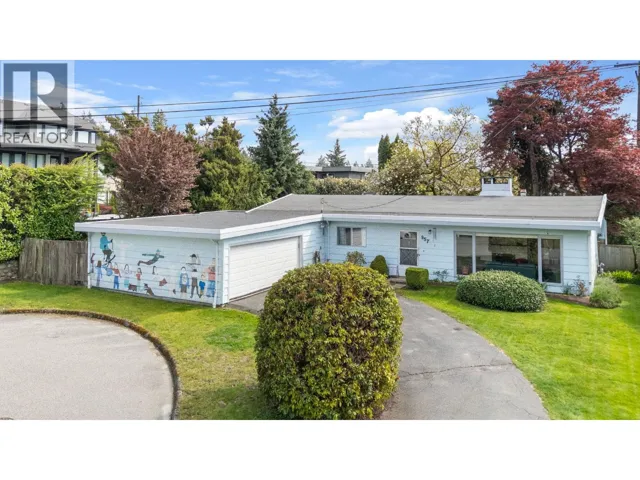 957 ESSEX ROAD, North Vancouver, British Columbia V7R1W1