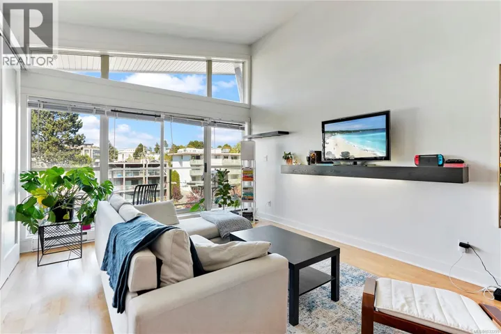 402 1155 Yates St, Victoria, British Columbia V8V3N1