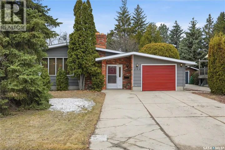 203 Huron COURT, Saskatoon, Saskatchewan S7K4E9