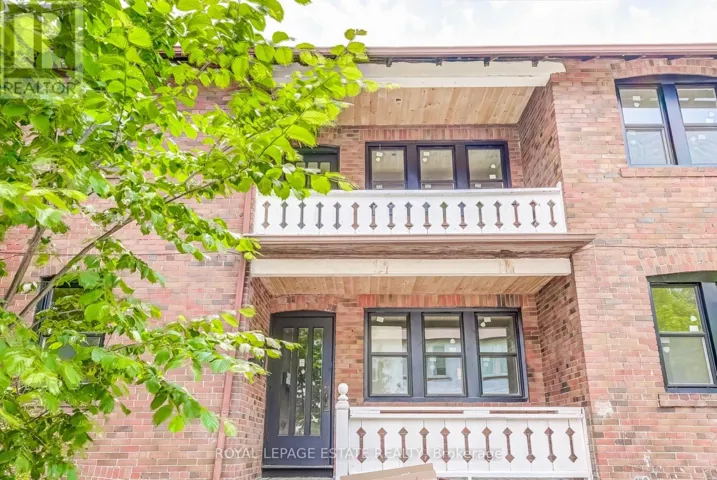 44 WINEVA AVENUE, Toronto (The Beaches), Ontario M4E2S9