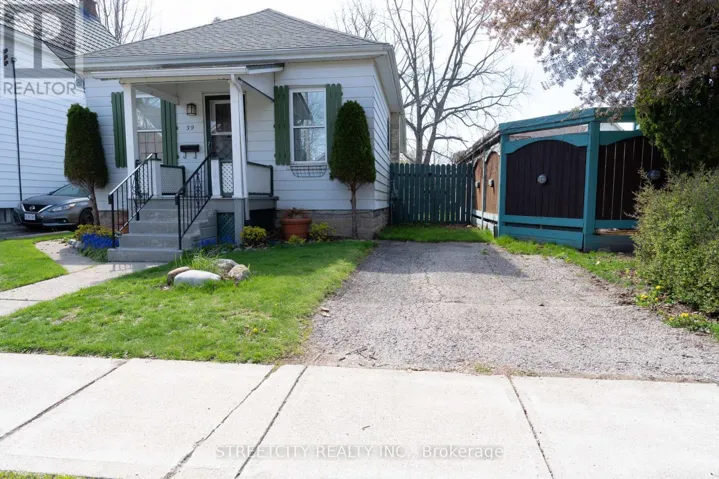 39 FIFTH AVENUE, St. Thomas, Ontario N5R4C4