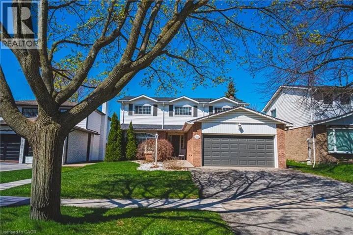 2200 SANDRINGHAM Drive, Burlington, Ontario L7P1T9