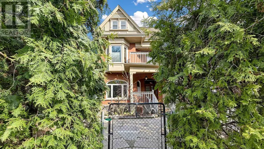 26 MACDONELL AVENUE, Toronto (Roncesvalles), Ontario M6R2A2