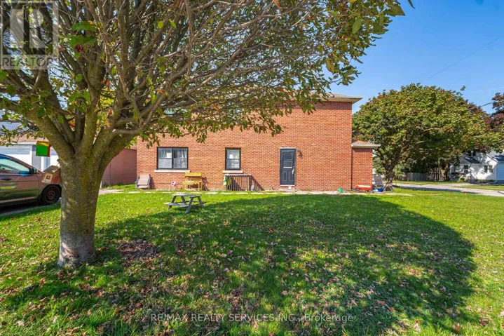 (LOWER) - 21 BEVERLEY STREET, Waterloo, Ontario N2L2H5