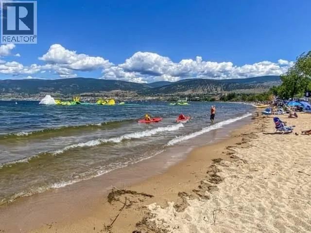 922 Dynes Avenue Unit# 208, Penticton, British Columbia V2A1E8