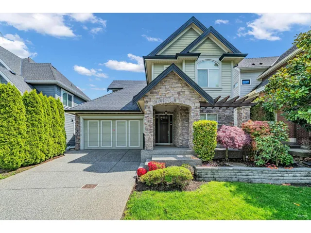 2560 162 STREET, Surrey, British Columbia V3Z6Z3