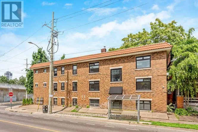 127 VICTORIA AVENUE S, Hamilton (Stinson), Ontario L8N2S9